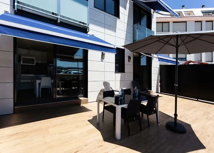 Apartamentos Playa De Los Barcos